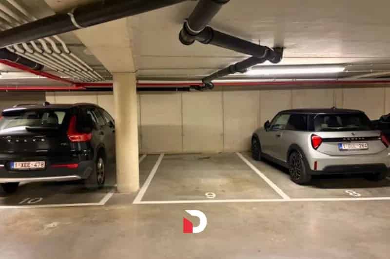 ondergrondse autostaanplaats in afgesloten garage centrum Brugge