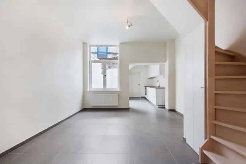 Subliem gerenoveerde woning met drie slaapkamers en koer te Brugge