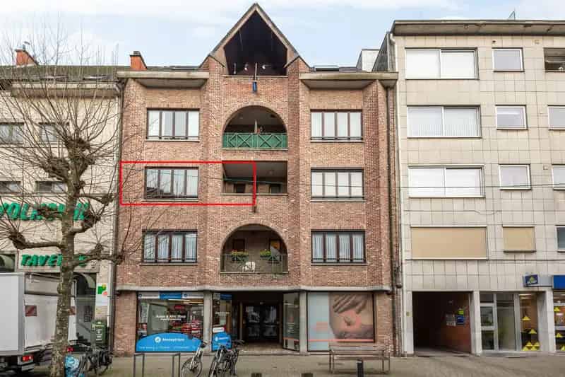 Appartement met lichtrijke leefruimte en praktische indeling