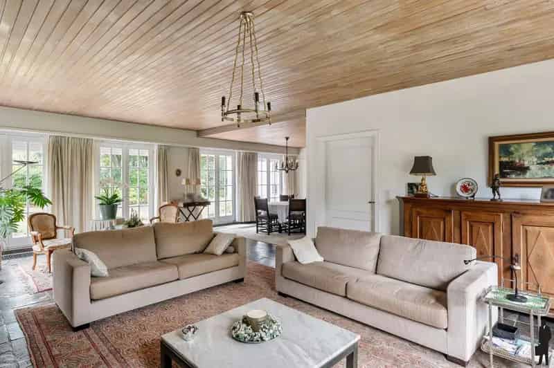 Charmante vrijstaande villa op 1.909 m² in Koningshof!