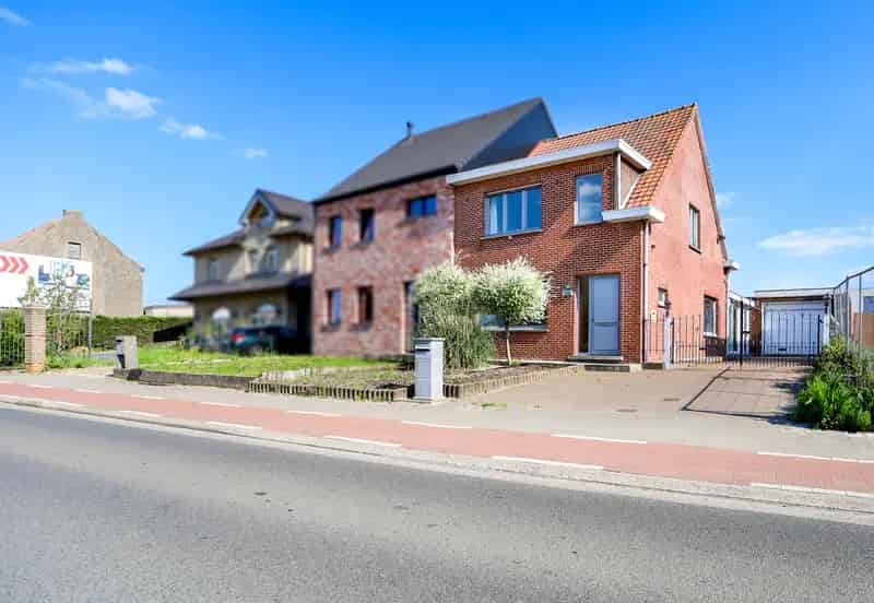 Huis te koop Melsele: Ruime HOB met garage en tuin