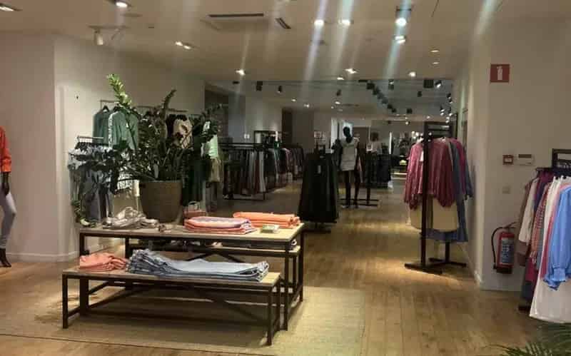 Commercieel pand in de belangrijkste winkelstraat van Mol