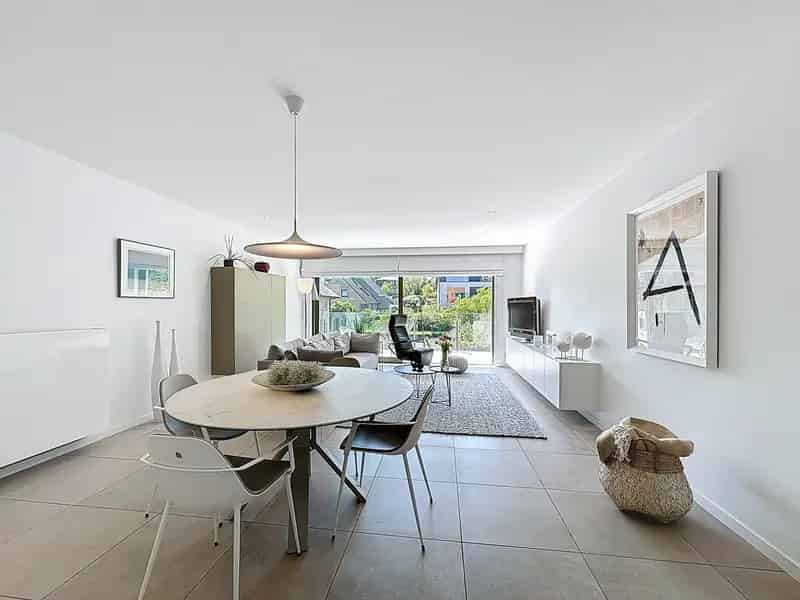 Appartement te huur: Recent 2 slaapkamers, ruim terras, luxe afwerking