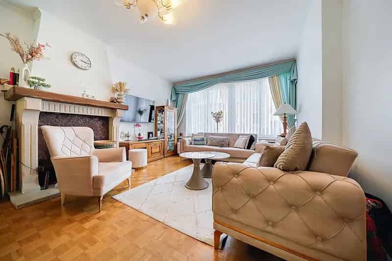 Huis te koop 4 slaapkamers grote tuin Nabij NAVO