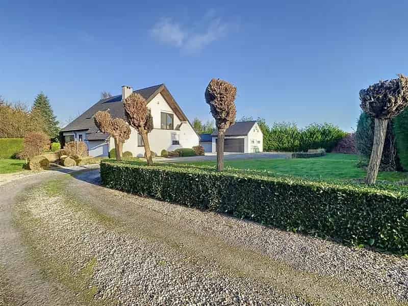 Ruime villa, 3 slpks, garage, terrassen, tuin, 16a 21ca