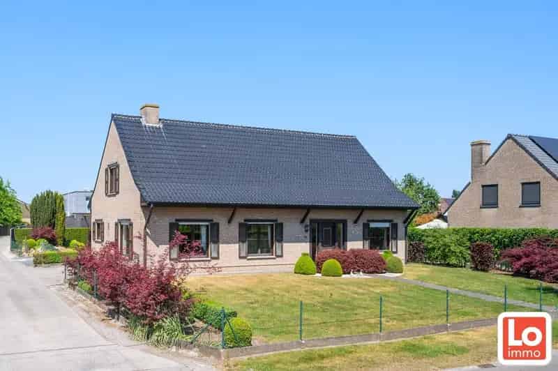 Mooie grote villa met 3 à 4 slaapkamers op een totaal van 1120m²