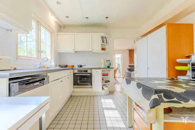 Uniek gelegen perceel met te renoveren woning.