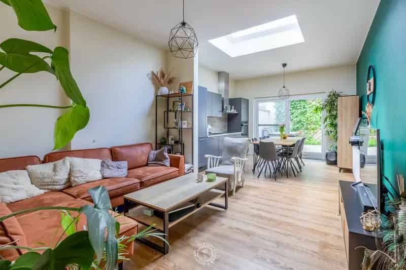 Huis te Huur Sint Niklaas: Gerenoveerde woning met terras