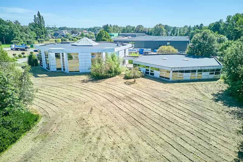 ONTWIKKELINGSGROND van 1.8 ha met kantoor