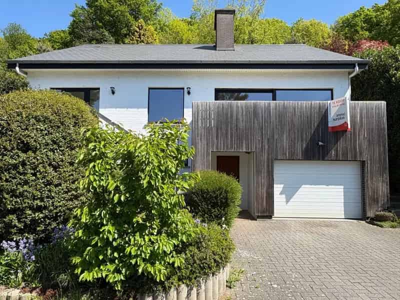 Ruime gezinswoning - rustig wonen in het groen.