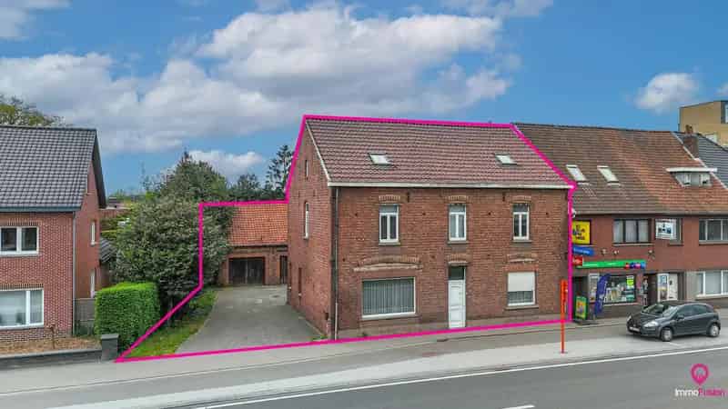 Ruime karaktervolle woning te koop met 5 slaapkamers