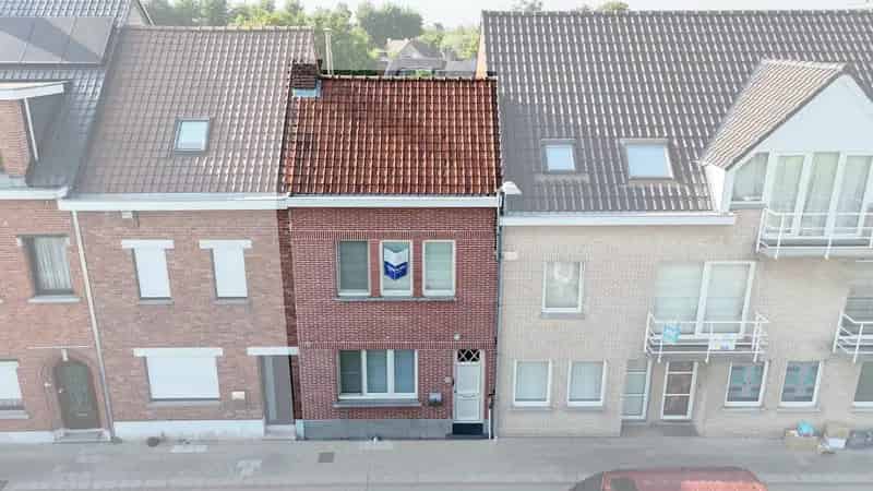 Instapklare woning met grote garage en uitweg in Harelbeke!