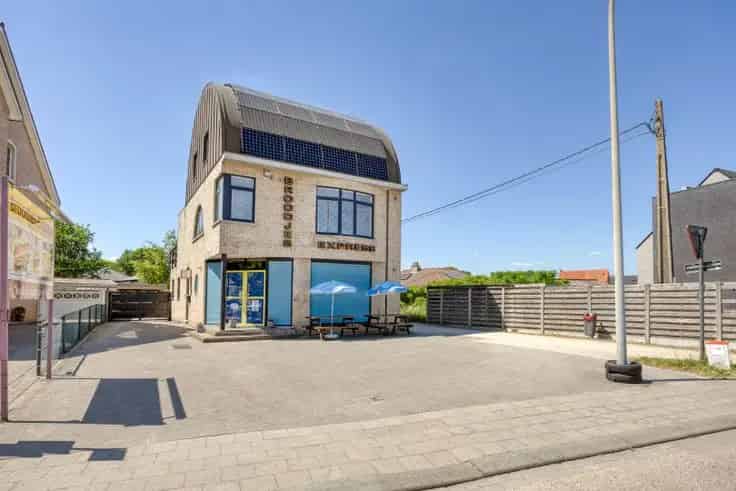 Huis Te Koop Mol-Achterbos: Horecazaak met Appartement