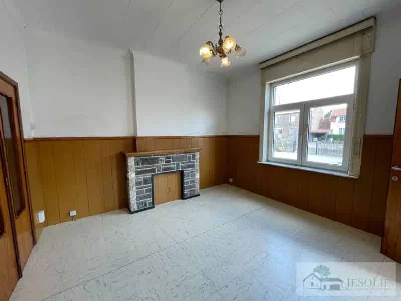 Woning - 3 kamers + veel bergruimte