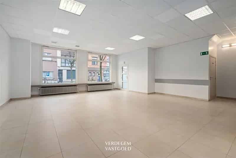 Handelspand van 216m² op uitstekende locatie