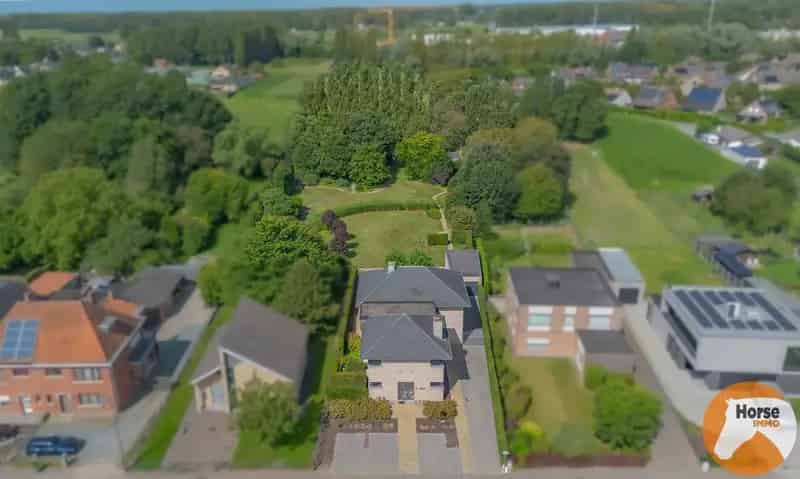 GIJZEGEM - Ruime woning met praktijkruimte