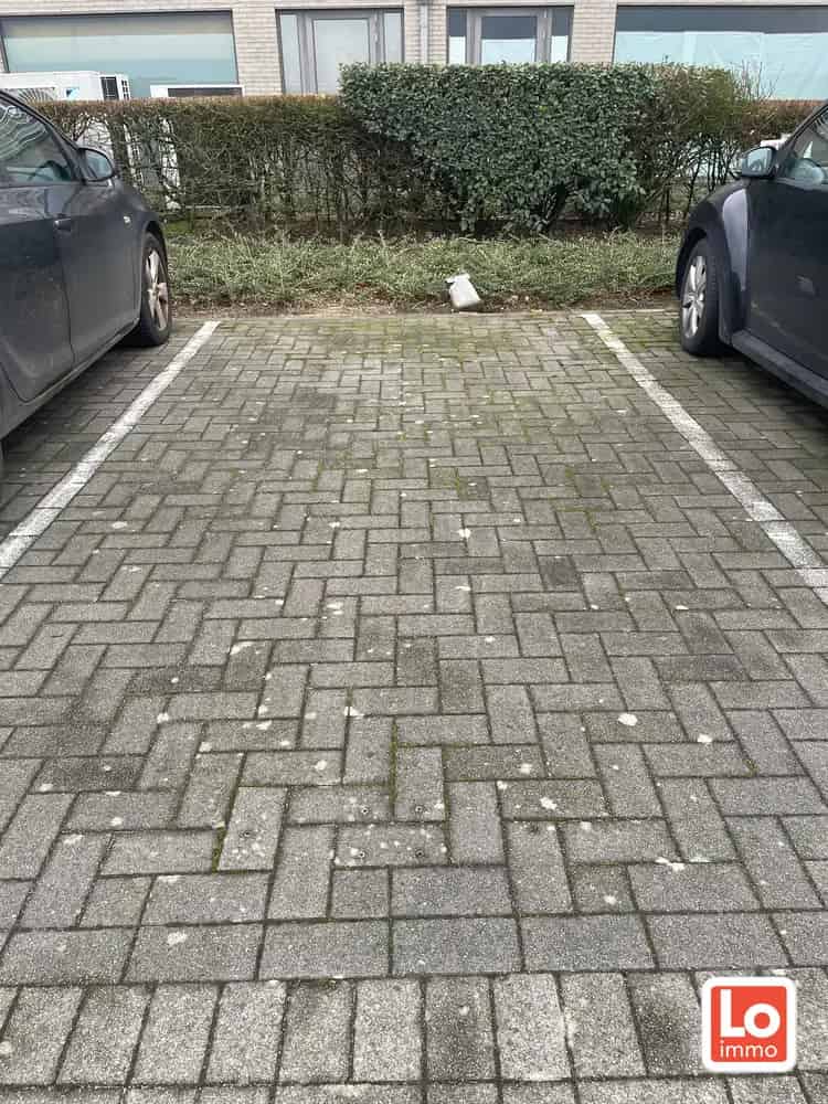 Openlucht parkeerplaats te huur in Lochristi