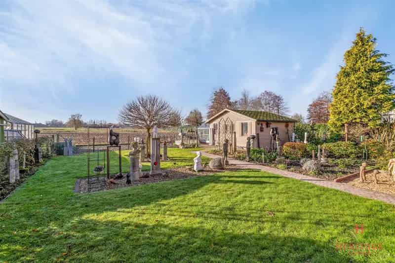 Huis te koop Wielsbeke: Ruime gezinswoning met tuin en zonnepanelen