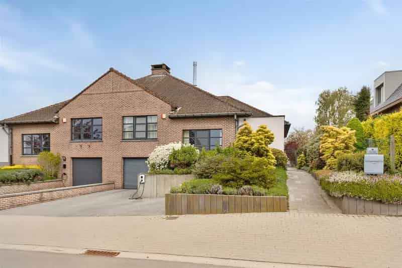 Ruime 3 gevel met 4 slaapkamers
