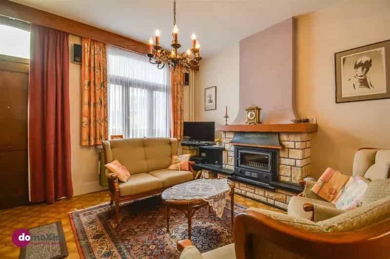 Te renoveren halfopen woning met potentieel in Hever