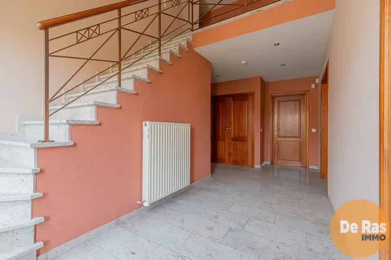 ERONDEGEM -  Prachtige villa in rustige straat nabij E40