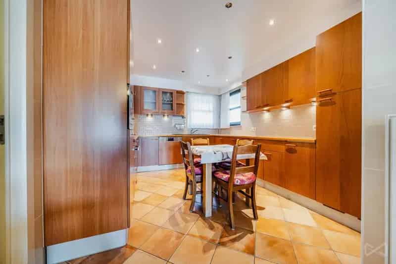 Appartement met drie slaapkamers in Berchem-sainte-agathe
