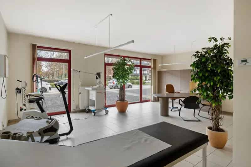 Energiezuinig appartement / praktijk kantoor op strategische locatie in Dendermonde!