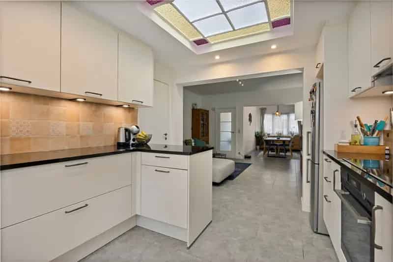 Charmante woning met ruime tuin en 2 parkeerplaatsen!