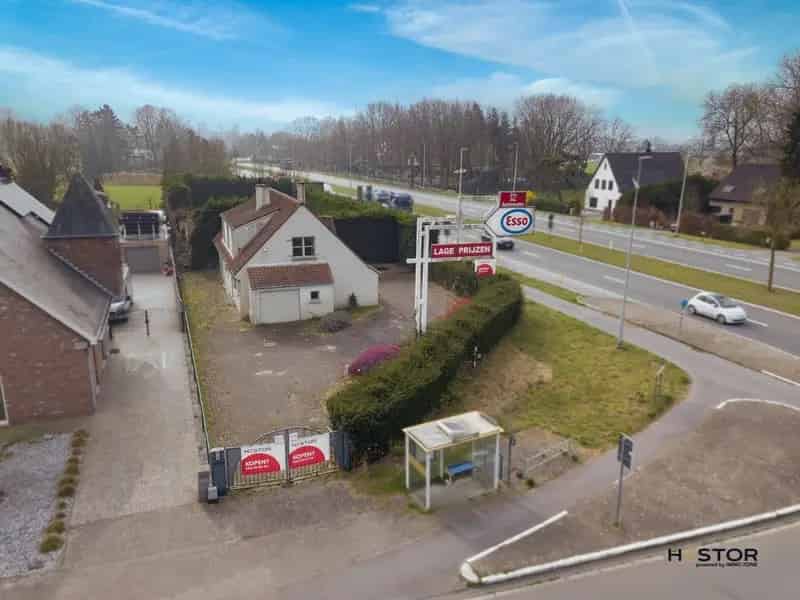 Commercieel gelegen woning met veel mogelijkheden