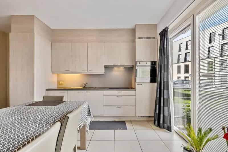 Gelijkvloers appartement te koop in Lokeren