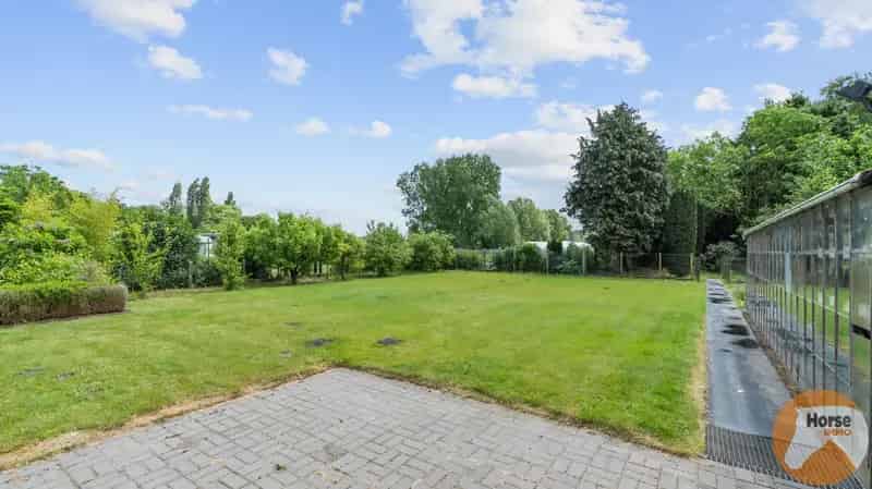 EKSAARDE - Te renoveren woning met oppervlakte bijna 4000m²