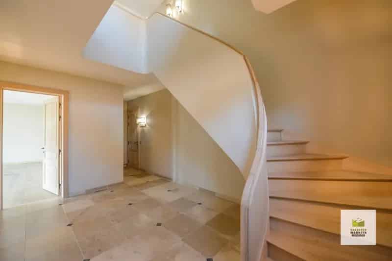 Luxueuze woning met 3 slpk, zwembad en polyvalente ruimte van 115 m2