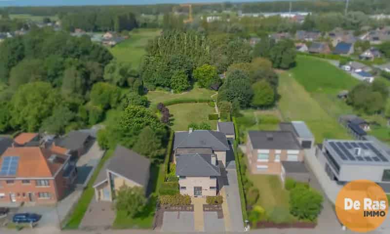 GIJZEGEM - Ruime woning met polyvalente ruimte