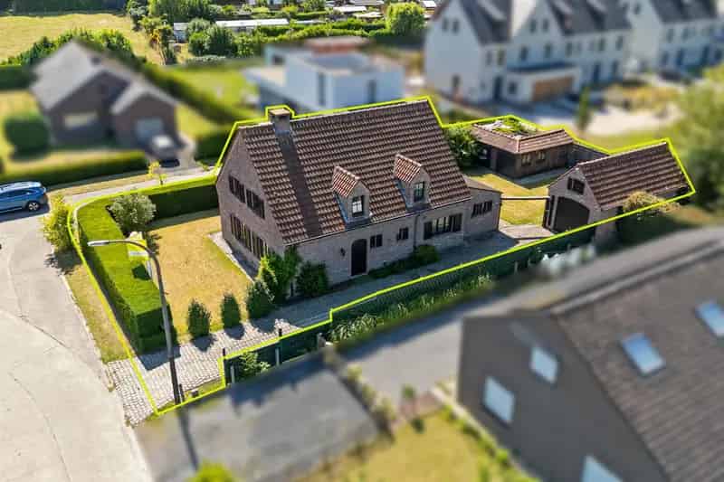 Ruime 4-slaapkamer woning met zuidgerichte tuin