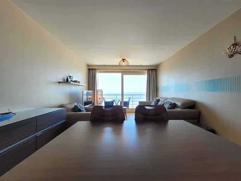 Gemeubelde studio met prachtig zicht op de zee en het casino
