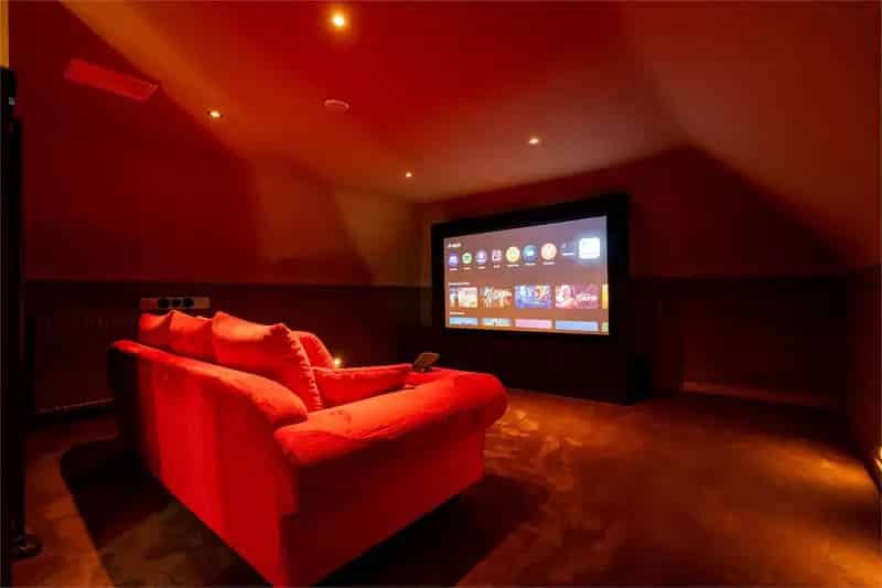 Exclusieve villa met wellness, privécinema en zwembad