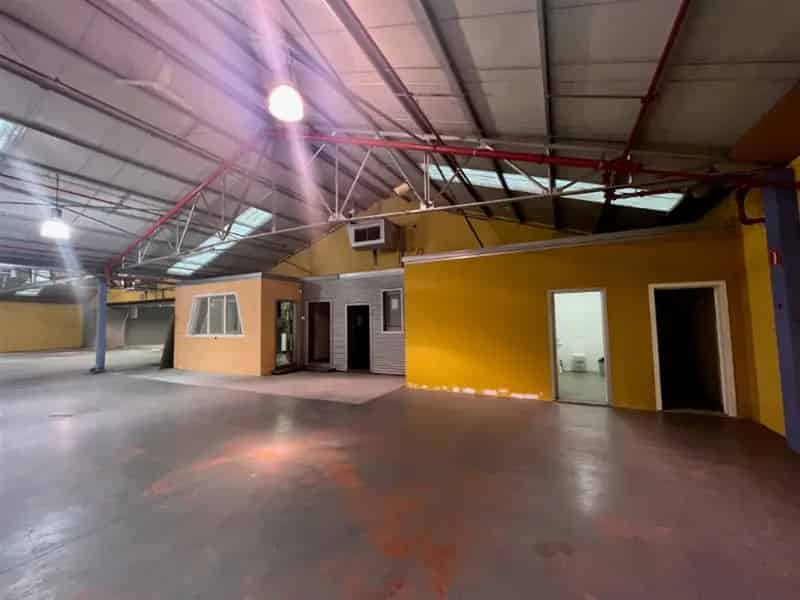 Te huur POP-UP Baanwinkel op verbindingsweg te Ninove.