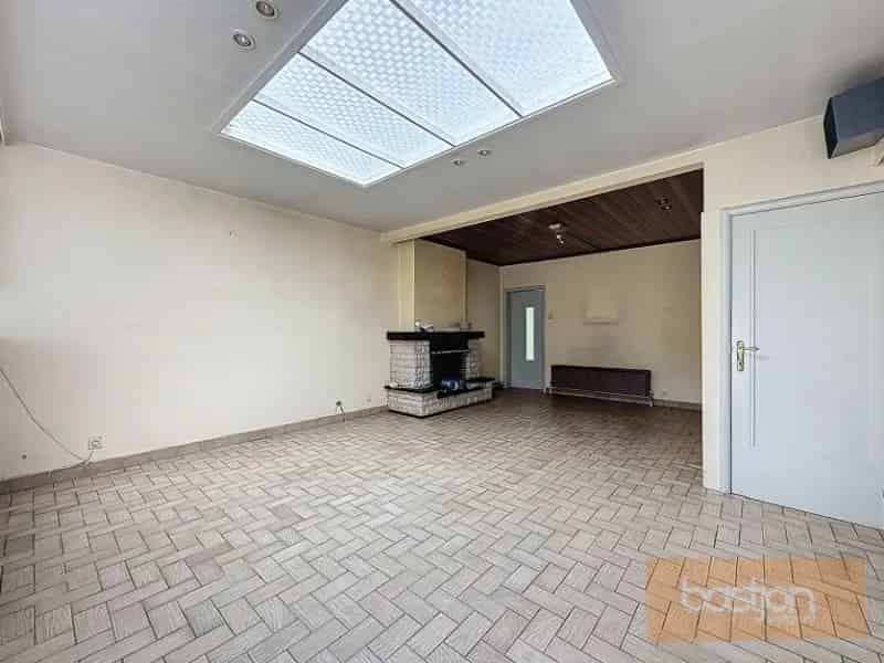 Te koop: ruime woning met veel mogelijkheden in Marke!