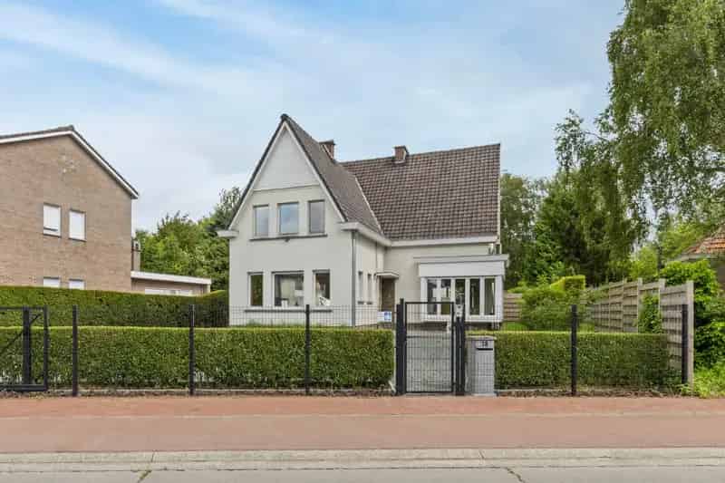Wonen en werken: woning 4 slpks mét atelier in Deinze/Nevele!