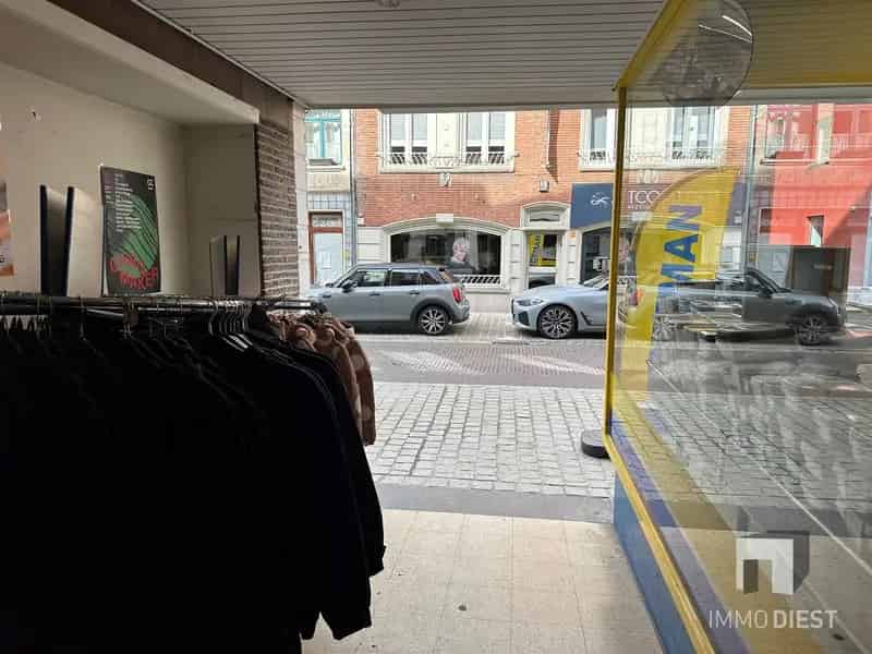 Handelsgelijkvloers met ca 260m² winkelruimte