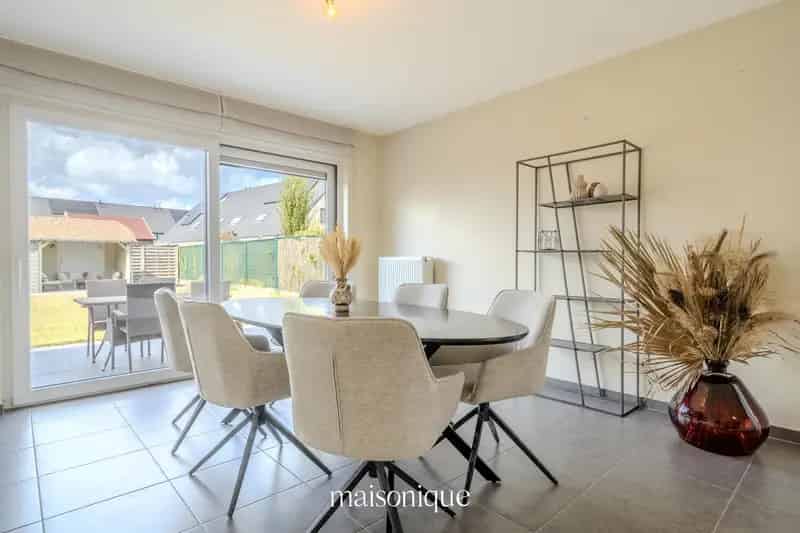 Recente familiewoning in een rustige buurt te Roeselare.