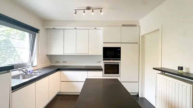 Prachtig gelijkvloers appartement met zalig terras en tuin!