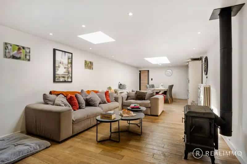 Instapklare woning met tuin, garage en carport