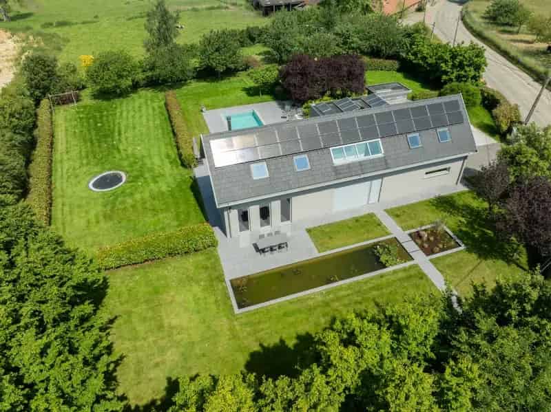Ongeëvenaarde villa met zwembad in Droeshout!