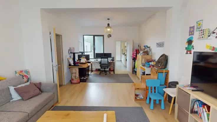 Gerenoveerde Halfopen Woning te Eke 3 Slaapkamers Garage Tuin
