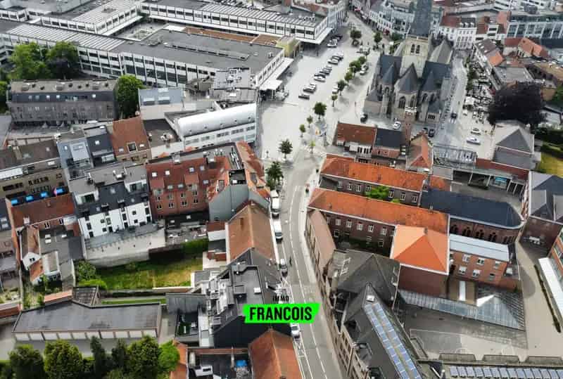 Penthouse met ruim terras en garage op toplocatie in Waregem te koop