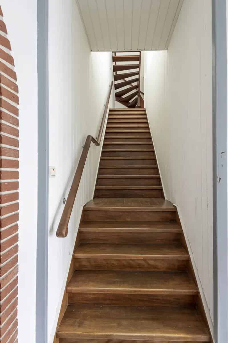 Opbrengsteigendom met 5 appartementen en loods