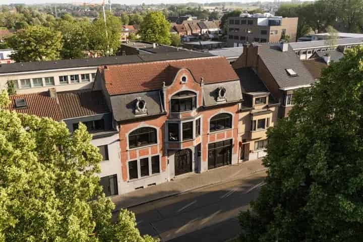 Herenhuis te koop in Ninove