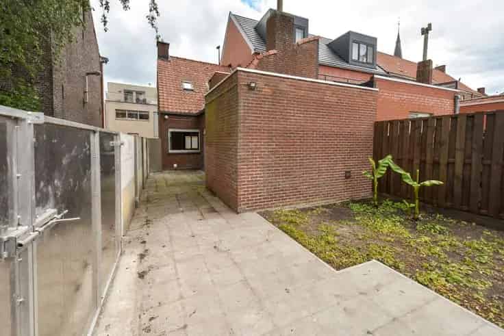 Te renoveren 3 slpk woning met tuin en garage Knesselare