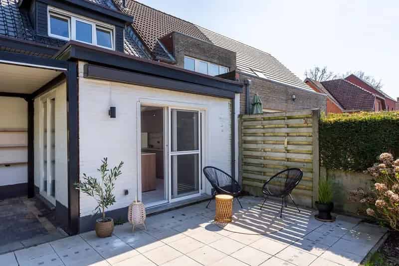 Nét gerenoveerde woning met aangename tuin  8527863